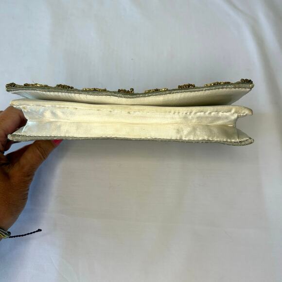 India Art Emporium Hand Made Silk & Beaded Evening Bag Clutch | Gold Silver - Picture 8 of 12